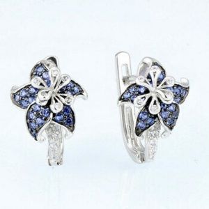 NEW Gorgeous 925 Sterling Silver Earrings